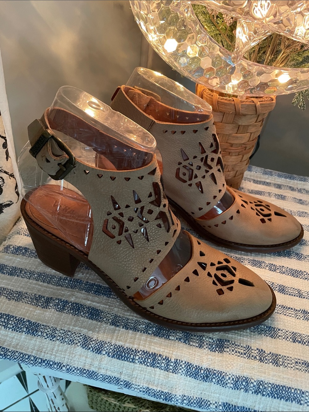 VERACRUZ: Verbena Heels